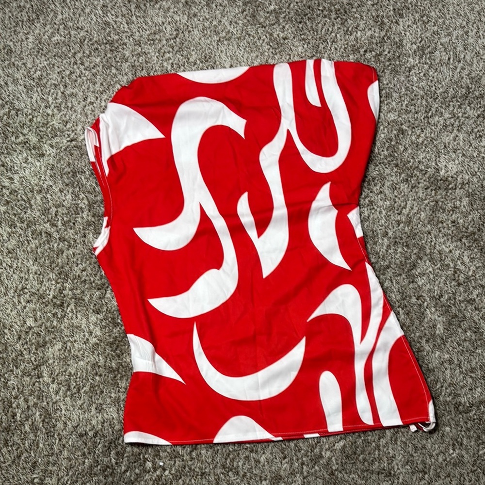 SHEIN Red and White Swirl Pattern Top